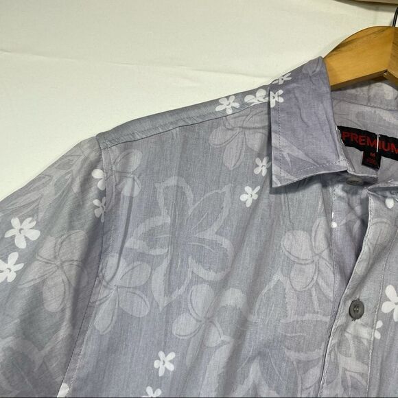 Premiums Hawaiian Grey/White Palm Trees Button Top - Picture 5 of 16